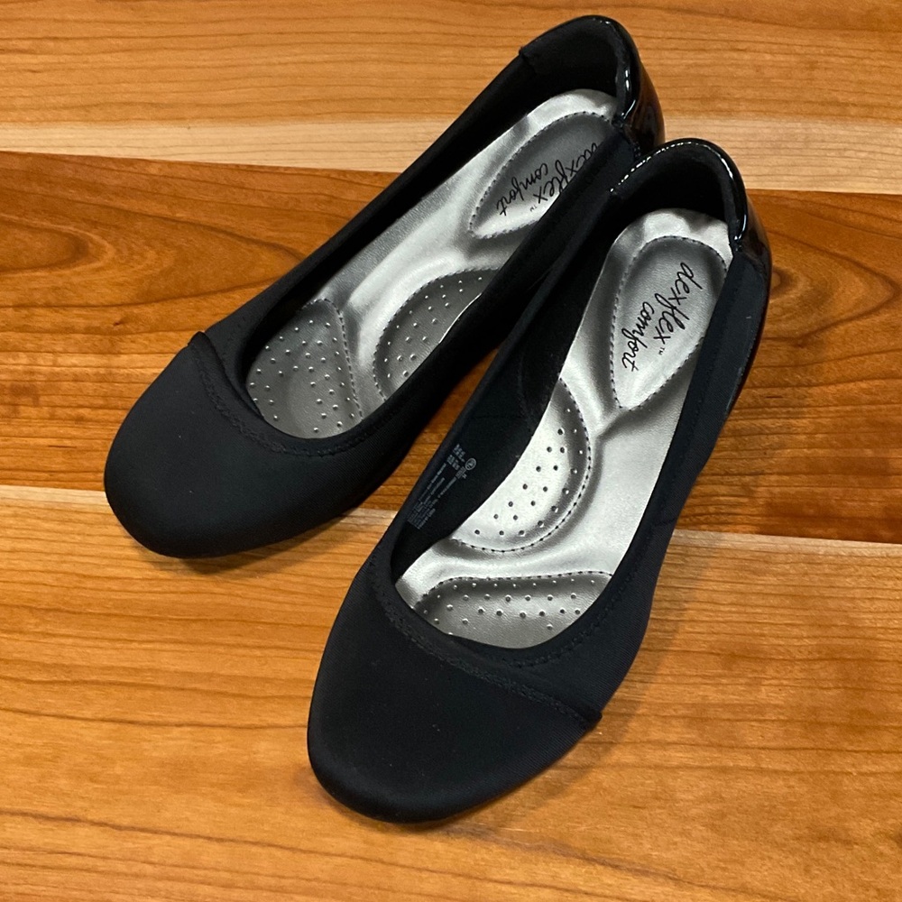 Women's Classic Black Flats